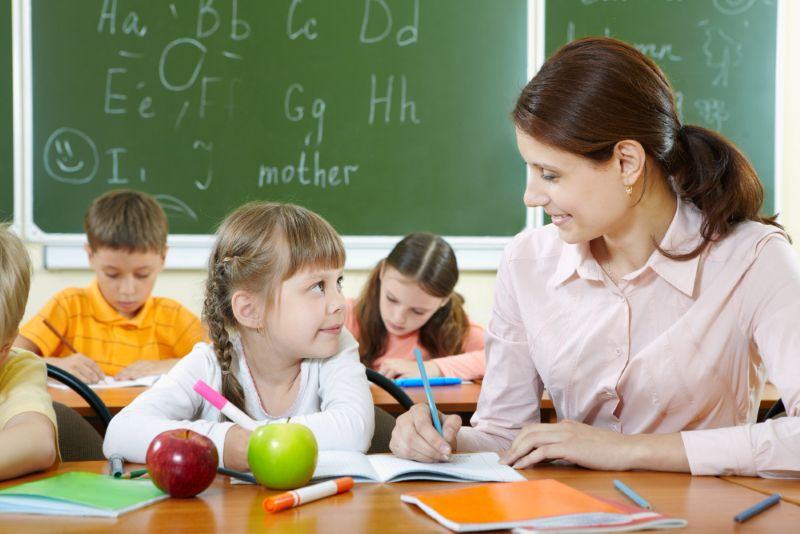 Schimbarea invatatoarei in fiecare an: ce impact are asupra copiilor din scoala primara